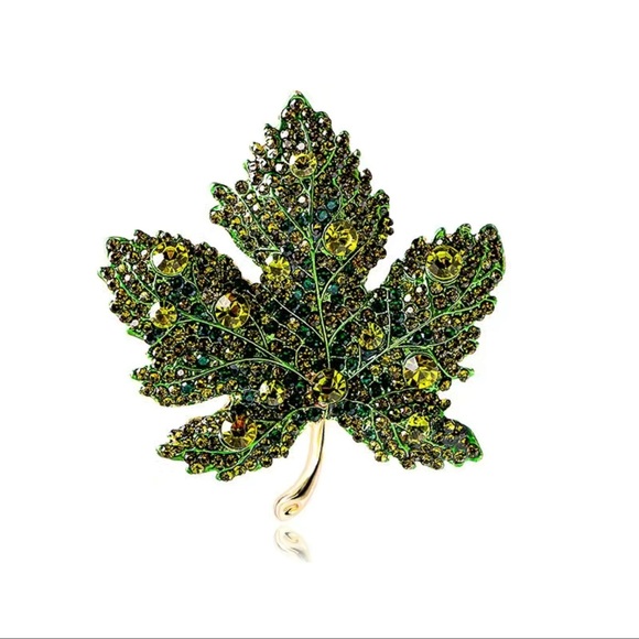 Jewelry - Maple leaf brooch new